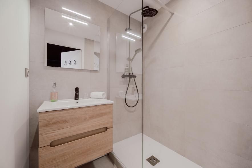 Alpeen Hotel
