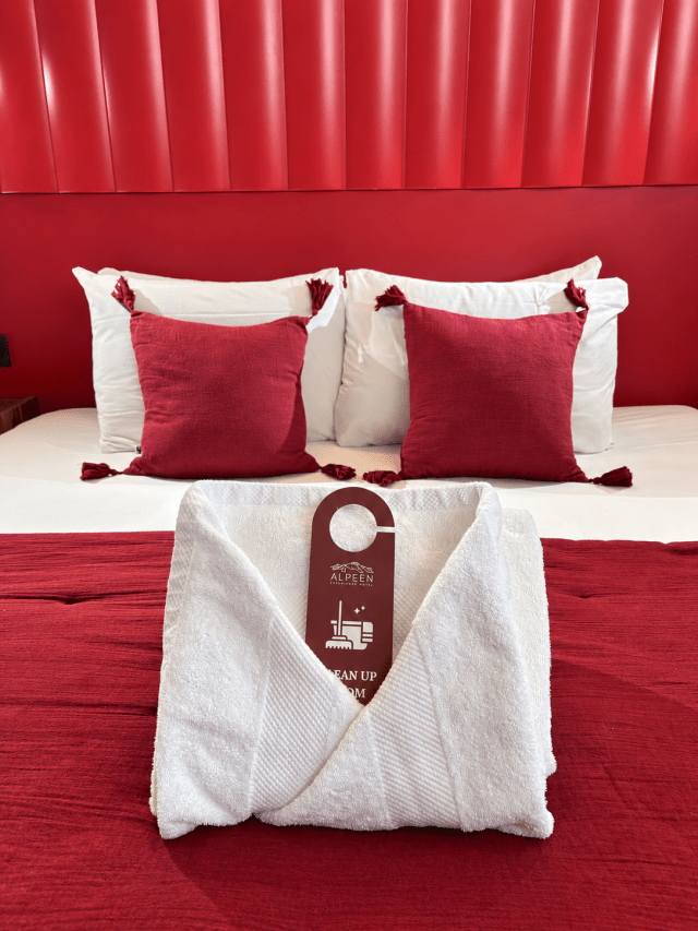 Alpeen Hotel