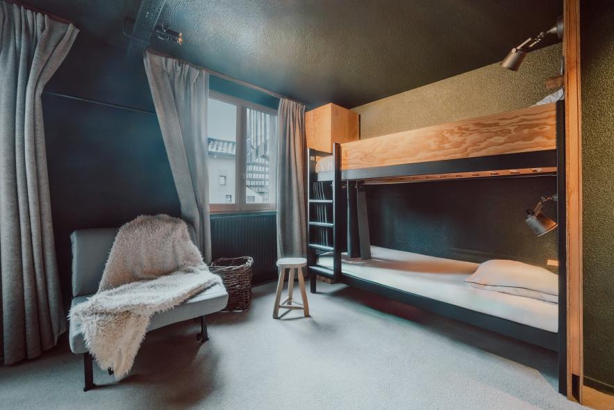 Alpeen Hotel