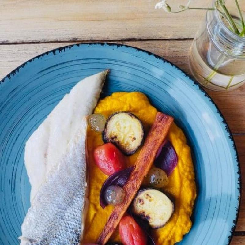 Alpeen Hotel - Restaurant & Bar