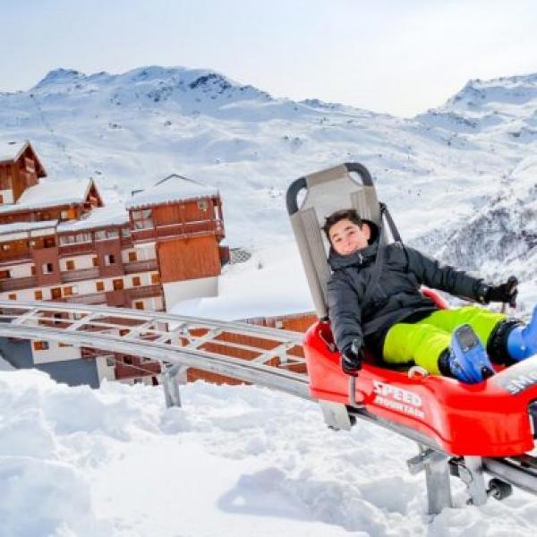 Alpeen Hotel - Sledding